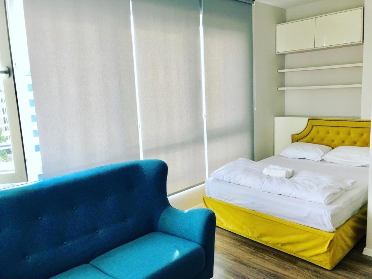 Turquoise And Magenta Apartment София Экстерьер фото